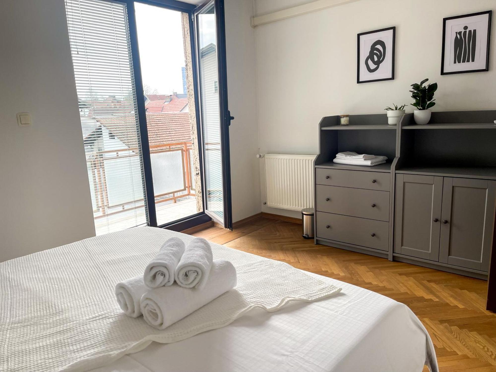 Spacious Cozy Apartment Ljubljana Exterior photo